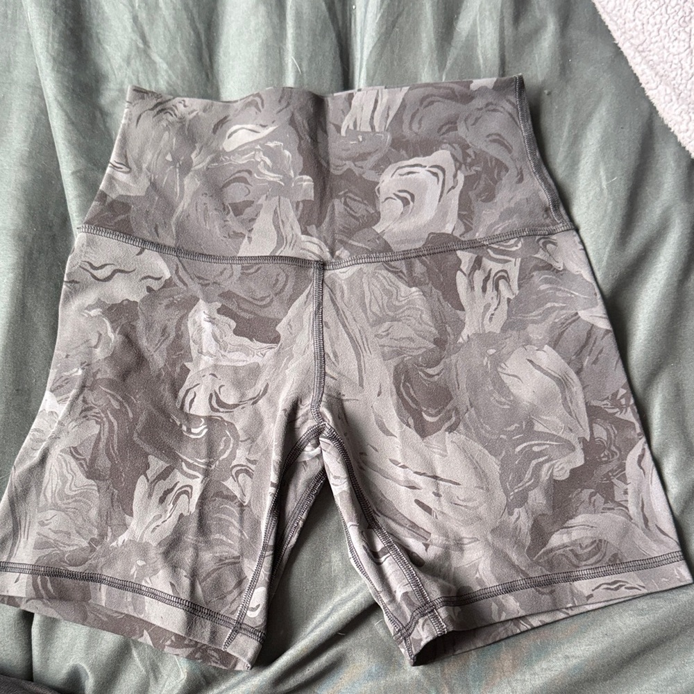 lululemon align shorts